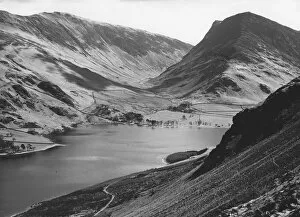 Images Dated 31st August 2016: Lake Buttermere and the Honister Pass Lake District