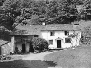Images Dated 24th May 2011: Lake District Farmhouse