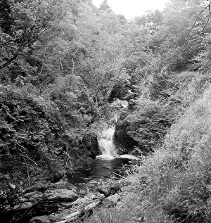 Lake district: Picturesque waterfall