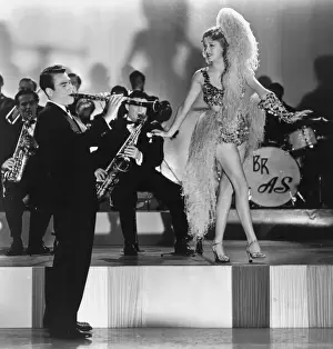 Lana Turner in Dancing Co-Ed wearing Dolly Tree costume