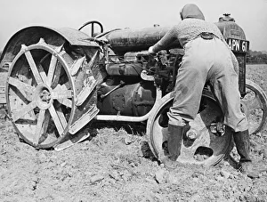 Tractor Gallery: Land Girls WWII