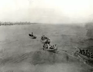 Images Dated 30th September 2011: Landing parties on the Tigris, Mesopotamia, WW1