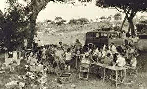 Pic Nic Collection: Large Italian Picnic Party