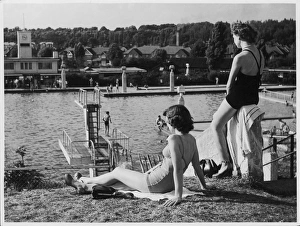 Glamour Collection: Larkswood Lido