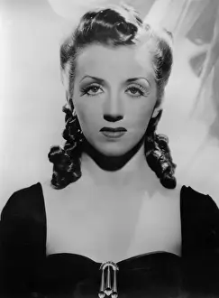 Curl Prints: Late 1930S Hairdo