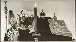 Images Dated 12th March 2020: The late King George VI lies in State at Westminster Hall