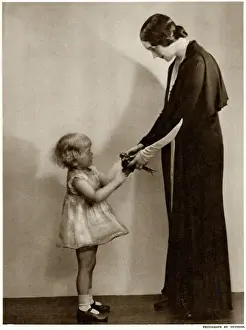 Strange Prints: Laura Cowie with daughter Ursula by Madame Yevonde