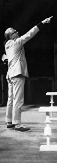 Images Dated 10th November 2011: Laurence Olivier at Chichester Festival Theatre