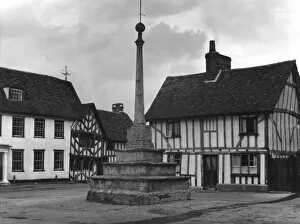 Images Dated 18th May 2011: Lavenham Market Cross