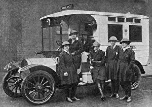 Ambulances Gallery: LCC Ambulance Girls, WWI