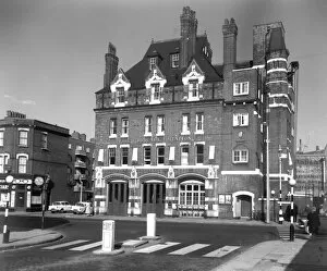 Images Dated 31st May 1960: LCC-LFB Bethnal Green fire station, East London