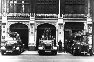 Engines Collection: LCC-LFB Bishopsgate fire station, City of London