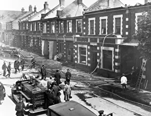 Climbs Prints: LCC-LFB Commercial building fire, Avery Hardoll, Eltham