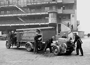 Images Dated 5th October 2011: LCC-LFB emergency dam unit and trailer pump, WW2