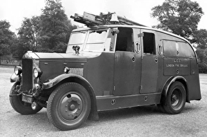 Images Dated 14th October 2011: LCC-LFB enclosed dual purpose appliance