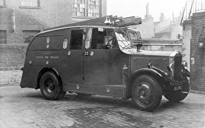 Images Dated 14th October 2011: LCC-LFB enclosed dual purpose appliance