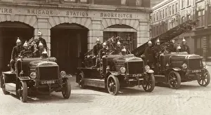 Motorised Prints: LCC-LFB engines and crews, Shoreditch fire station