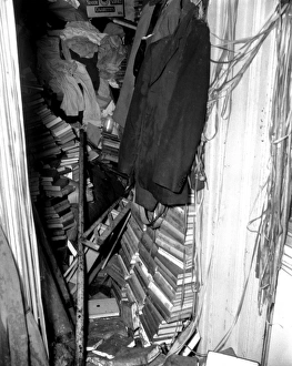 Images Dated 31st May 1963: LCC-LFB Fire investigation, prevention after a fire