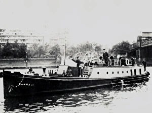 Images Dated 29th November 2011: LCC-LFB fireboat Gamma II on River Thames