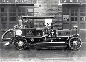 LCC-LFB Holloway fire station with motorised pump