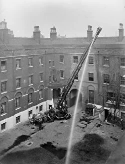 Foot Collection: LCC-LFB horse drawn 75ft turntable ladder (TL)