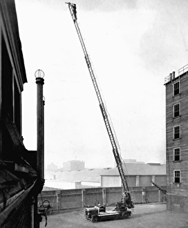 Images Dated 29th November 2011: LCC-LFB Metz 100 foot turntable ladder at drills
