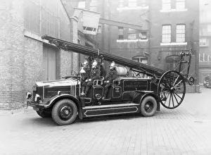 Southwark Prints: LCC-LFB A motorised Dennis pump escape