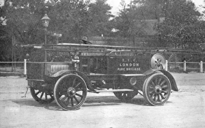 Images Dated 8th December 2011: LCC-LFB Motorised Hatfield type fire engine