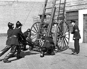 LCC-LFB Recruit firemen training at Brigade HQ, SE1