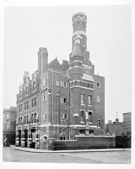 Images Dated 1st November 2011: LCC-MFB Bethnal Green fire station, East London