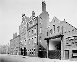 Images Dated 1st November 2011: LCC-MFB Kennington fire station, London SE11