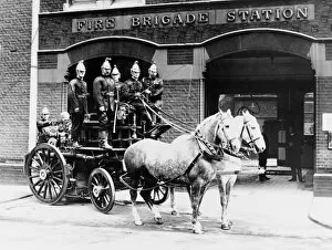 Images Dated 31st May 1890: LCC-MFB Tooley Street fire station, Bermondsey