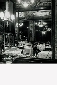 Chandeliers Prints: Le Grand Vefour in the gardens of the Palais-Royal