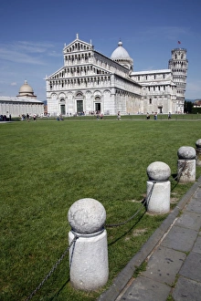 Images Dated 11th June 2007: Leaning Tower of Pisa and Duomo
