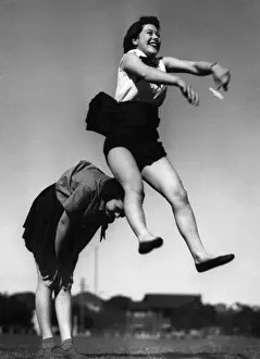 Scheme Prints: Leapfrog Girls 1940S