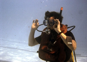 Images Dated 11th September 2015: Learning to scuba dive in a swimming pool
