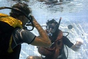 Images Dated 11th September 2015: Learning to scuba dive in a swimming pool