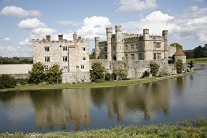 Images Dated 2009 April: 26 Apr 2009
