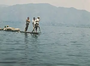 Rowers Prints: Leg rowers - Inle Lake