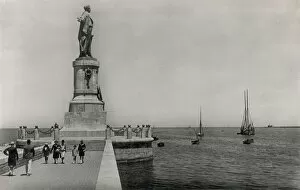 Universelle Gallery: De Lesseps statue at the entrance of the Suez Canal, Egypt