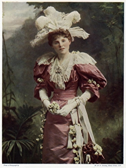 Images Dated 30th June 2017: Letty Lind