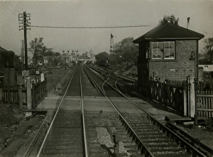 Images Dated 12th July 2017: Level Crossing 1940S