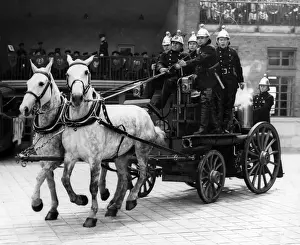 Reviews Prints: LFB horse-drawn steamer at modern review