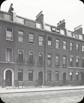 Life of Charles Dickens - Dickens House in Doughty St