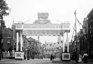 Fame Collection: Lincoln Arch in 1907, possibly in celebration