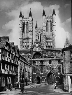 Images Dated 6th September 2011: Lincoln Cathedral