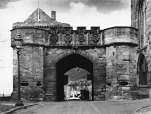 Lothian Prints: Linlithgow Gateway