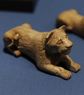 Images Dated 4th March 2012: Lion-shaped piece of game. Ivory. From a tomb in Abydos. Ear