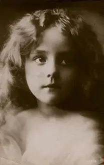 Dreamy Prints: Little girl with dreamy look