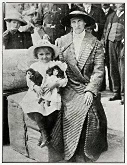 Images Dated 27th April 2012: Little girl rescued from the Lusitania 1915